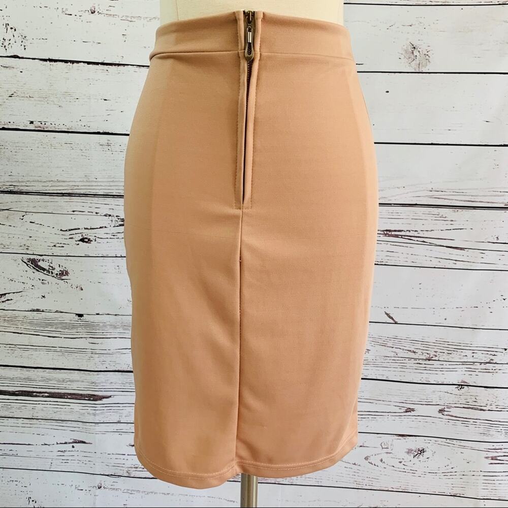 Soft Pink pencil skirt stretchy - Picture 3 of 5
